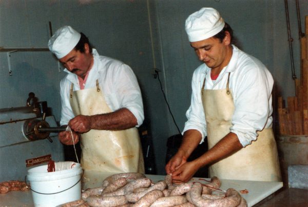 Fabrication des saucissons Salaison du Champsaur Saint Laurent du Cros Hautes Alpes Charcuterie Artisanale en ligne